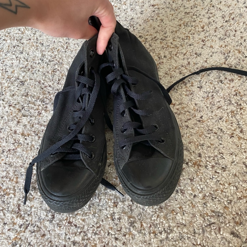 Black converse